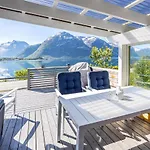 2 Bedroom Awesome In