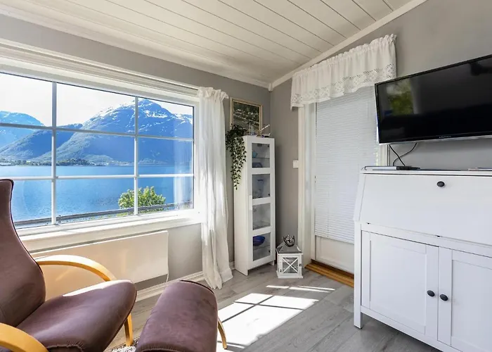 Semesterbostad 2 Bedroom Awesome In