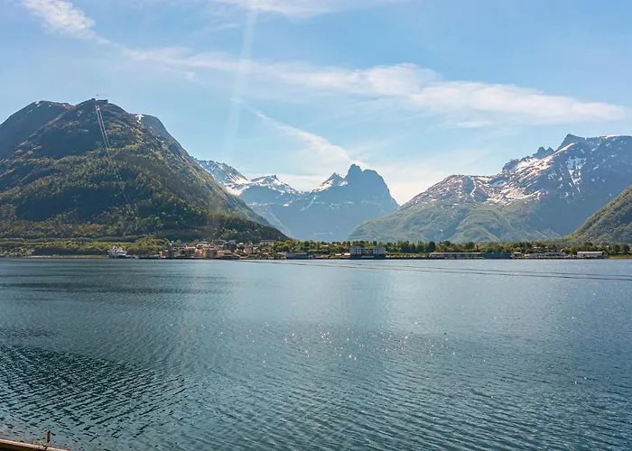 Semesterbostad 2 Bedroom Awesome In